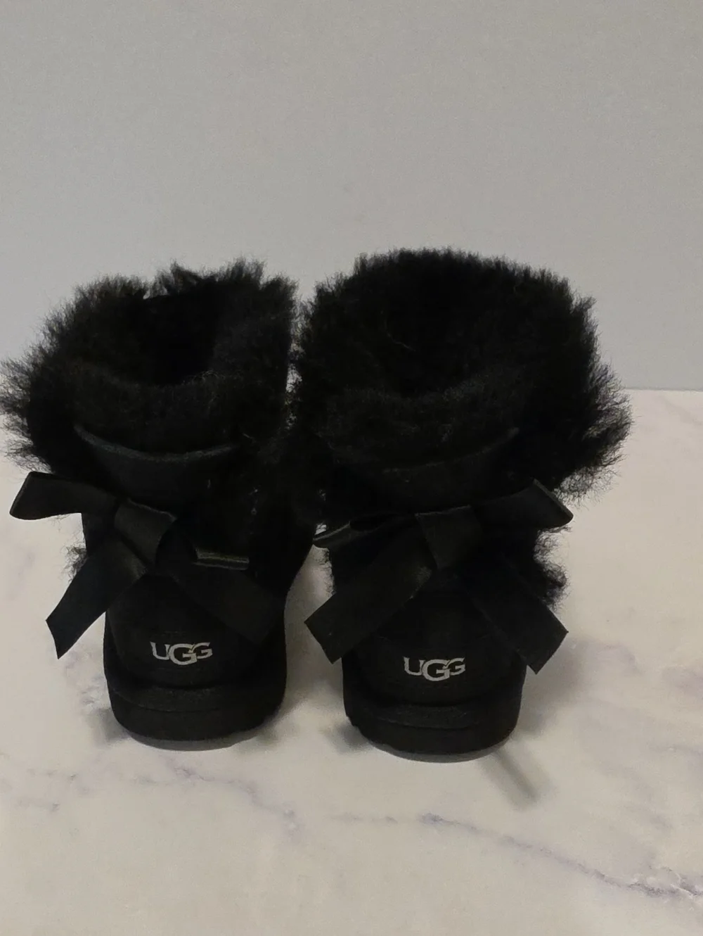 UGG Kids Black Bow-Back Shearling Ankle Boots
